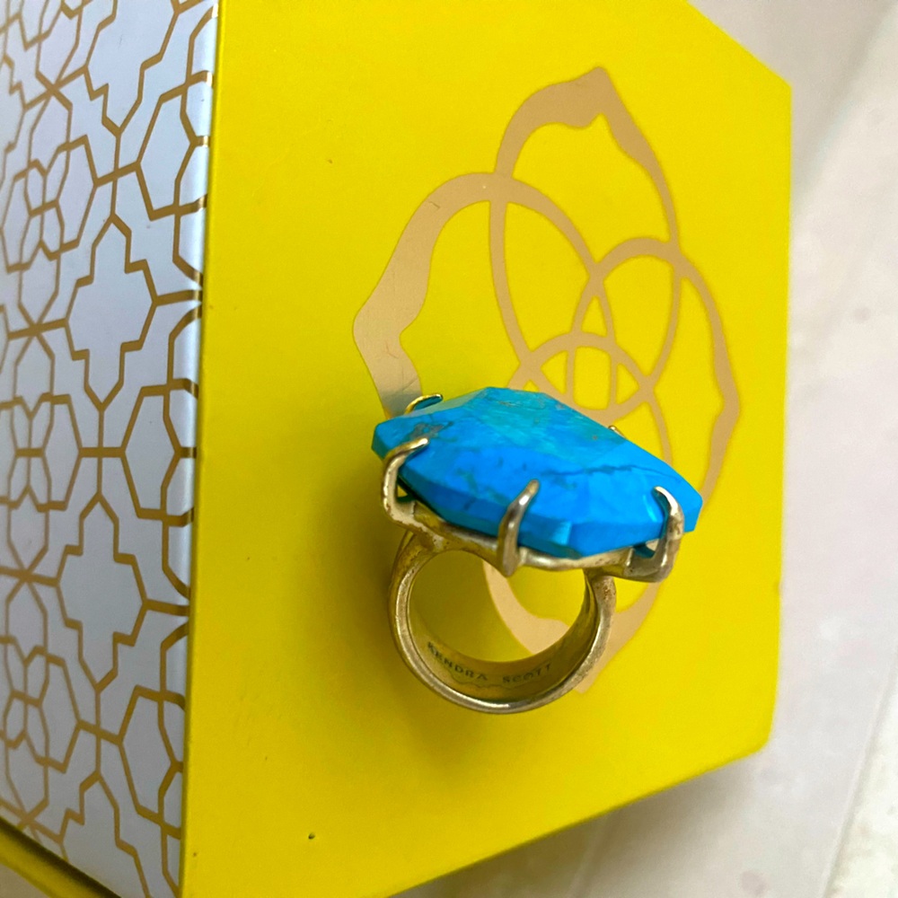 Unique Kendra Scott summer large turquoise color ring